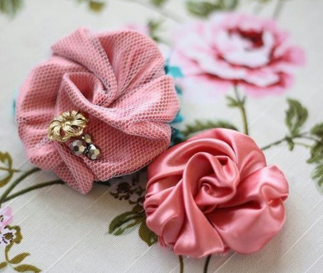 10 contoh kreasi bunga  terbuat  dari  kain  sisa kain  perca 